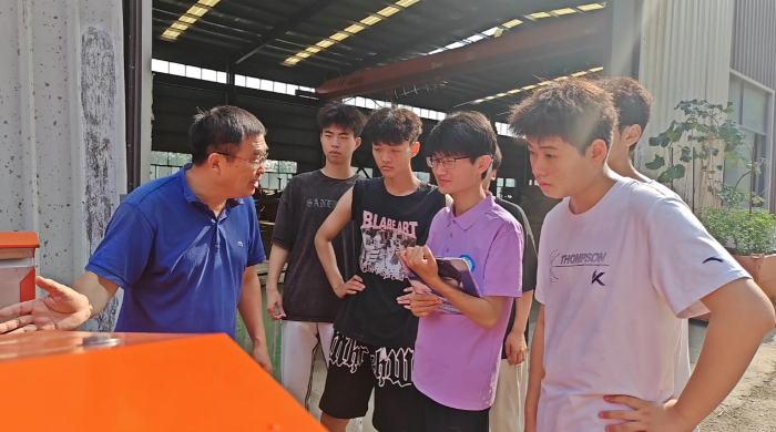 躋身農(nóng)機(jī)第一線，喜看農(nóng)業(yè)新氣象----煙臺大學(xué)機(jī)電學(xué)院“荷”芯力實(shí)踐隊(duì)進(jìn)工廠實(shí)地調(diào)研