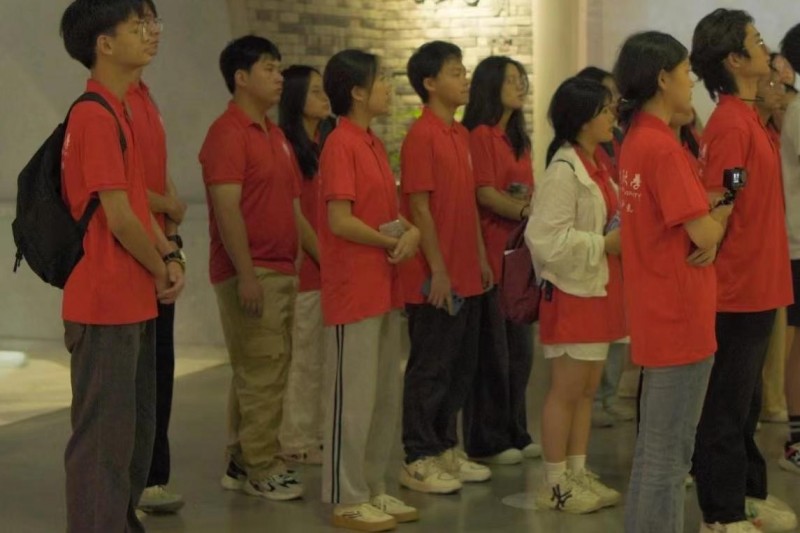 西南石油大學外國語學院“枝繁·簡心向陽實踐隊”赴簡陽市龍溪村開展“扎根鄉農，智潤龍溪”暑期社會實踐活動