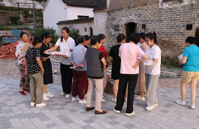 淮師學(xué)子三下鄉(xiāng)：讓法律走進(jìn)生活，助力美好鄉(xiāng)村