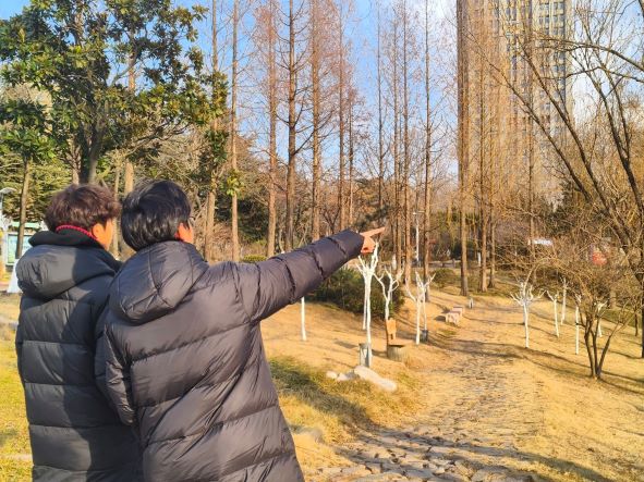 巧繪土地利用，駛?cè)氲吞肌翱燔嚨馈?></a></li></ul>
<ul class=