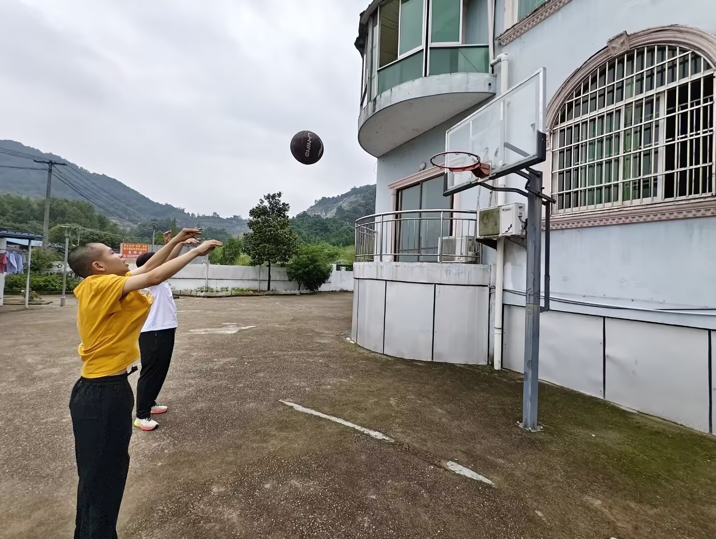 2025暑期“三下鄉”社會實踐——赴池州市宇愛康復中心志愿實踐團：陰云難掩溫情暖，走近“星星的孩子