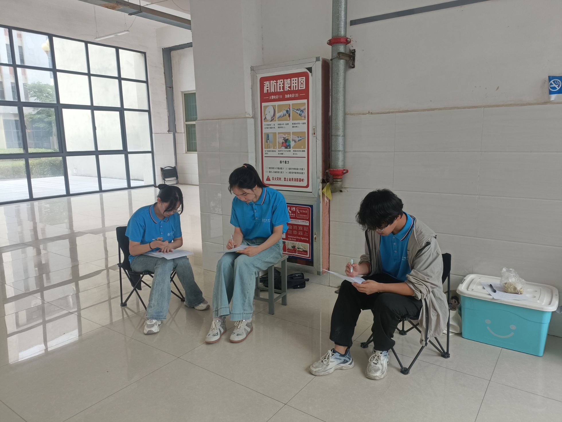巢湖學院學子三下鄉組圖稿