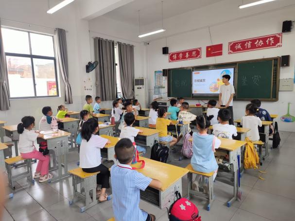 武昌理工學院云夢書韻志愿服務隊：探索銀幕藝術，傳承電影文化