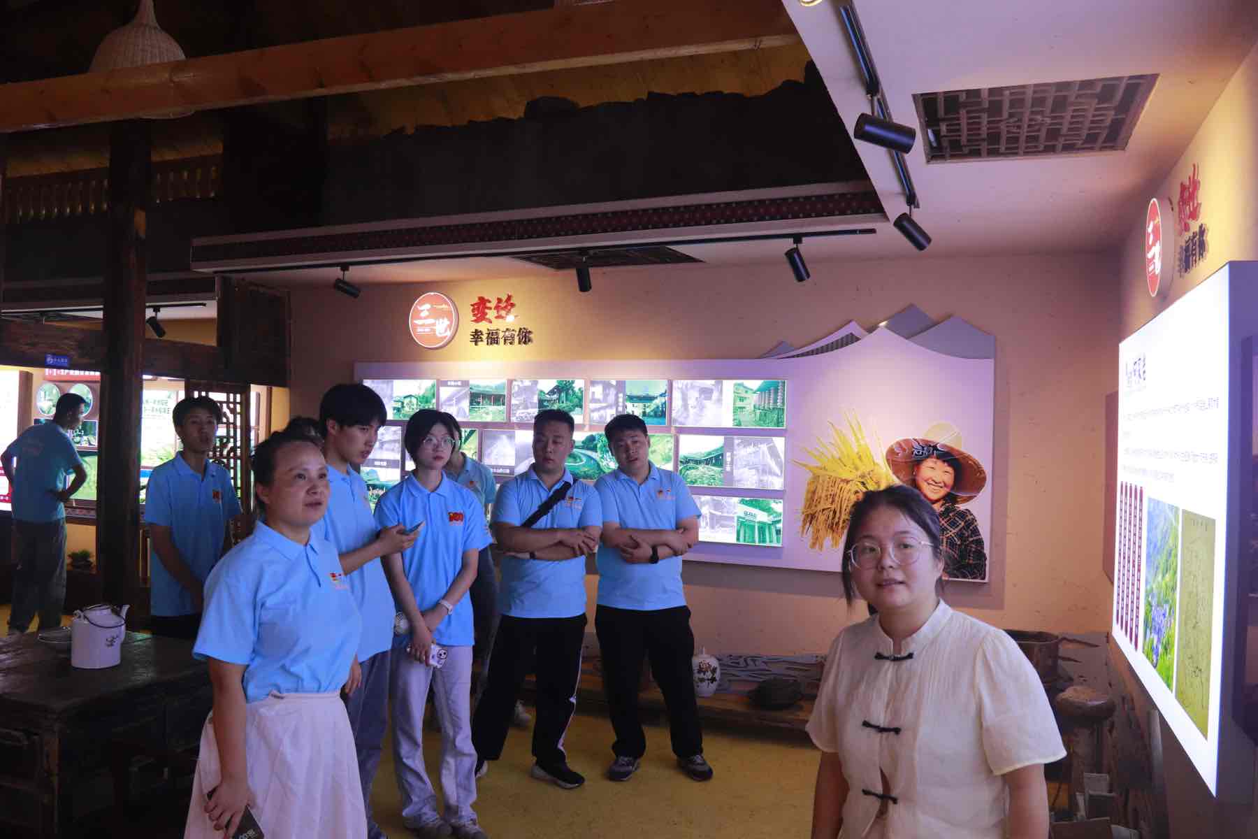 民族團結筑夢行，鄉村振興煥新彩