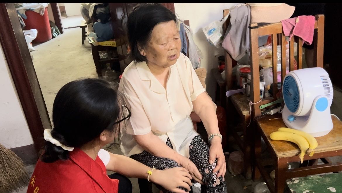 到基層去，中南學子感悟社區黨魂